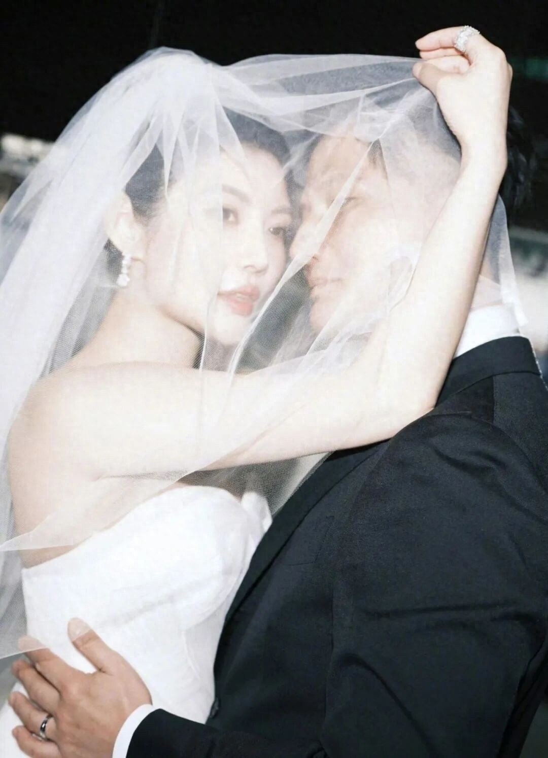 娱乐圈明星婚纱照_徐冬冬尹子维订婚消息_徐冬冬尹子维婚纱照
