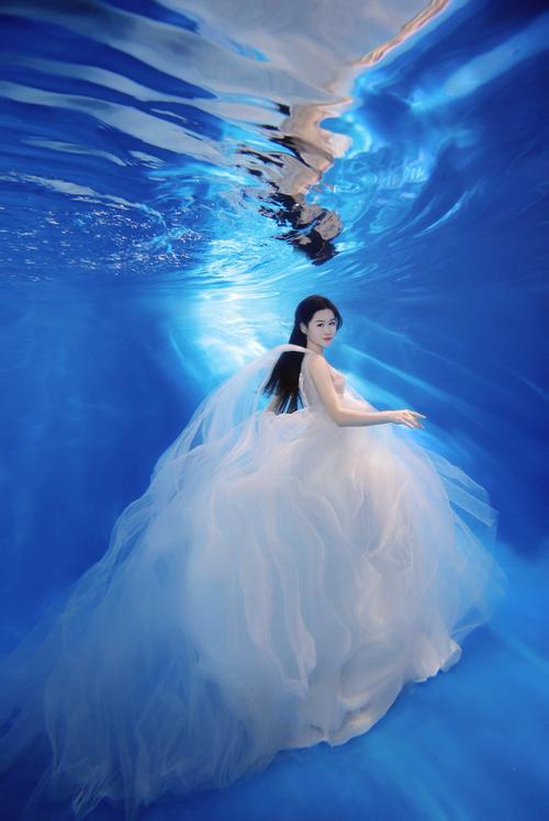 女明星水下照_杨明星不雅照堪比王梦曦_美女明星不雅照