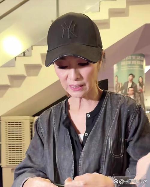 女明星年龄大揭秘：71岁米雪仍惊艳，钟楚红从容面对岁月痕迹