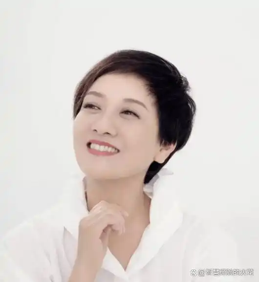 娱乐圈哪些女名星很矮_矮女演员的成功故事_身高矮的女演员