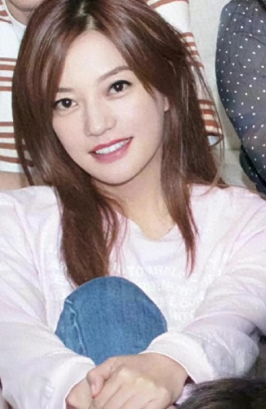 赵薇现在还在娱乐圈吗_赵薇转型投资做生意_赵薇投资做生意被封杀